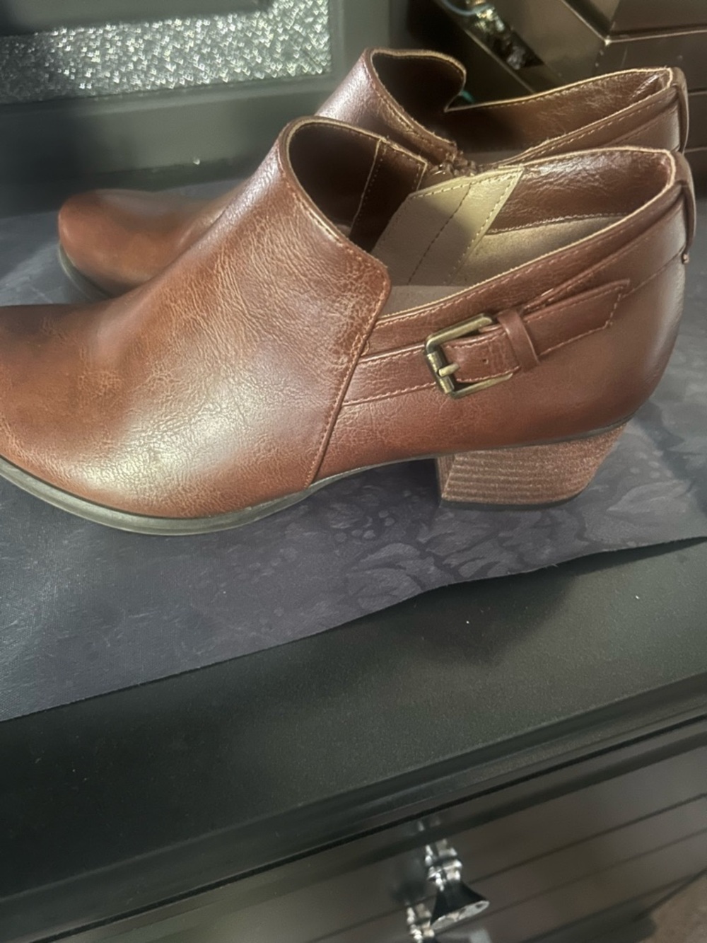 Classic Brown like new  Leatherette Low Heel Ankle Shoes - Women size 9.5